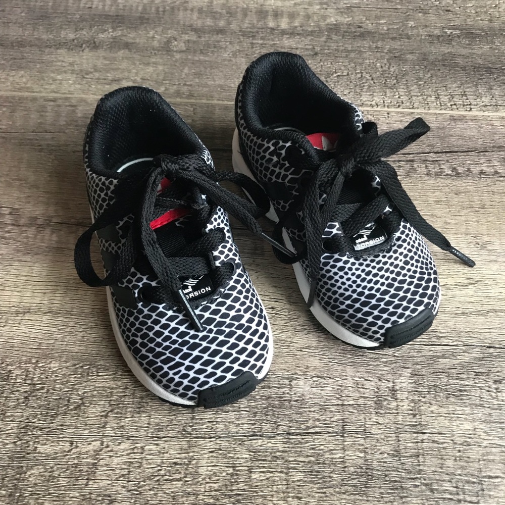 Adidas Torsion toddler sneakers size 6